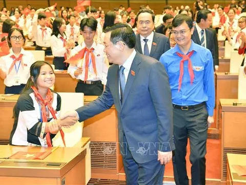 Chủ tịch Quốc hội dự Phiên họp giả định 'Quốc hội trẻ em' lần thứ nhất