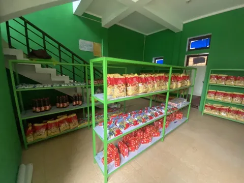 Thêm một kho thực phẩm cộng đồng hỗ trợ người dân khó khăn khu vực miền Trung