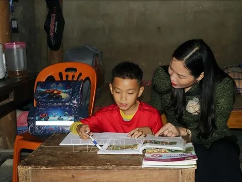 'Mẹ đỡ đầu' của trẻ em có hoàn cảnh khó khăn