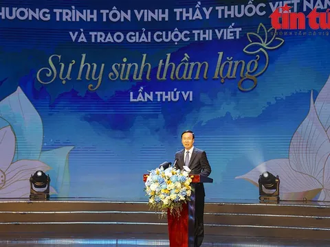 Chương trình Tôn vinh Thầy thuốc Việt Nam và trao giải cuộc thi viết 'Sự hy sinh thầm lặng' lần VI