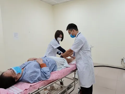 Nhiều bệnh nhân ung thư mất cơ hội sống khi tin quảng cáo thuốc nam, sữa non