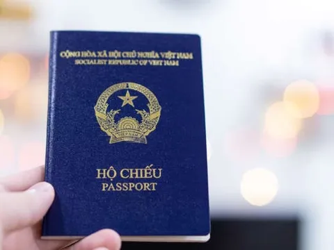 Bộ Công an bắt đầu in thông tin nơi sinh vào hộ chiếu mẫu mới