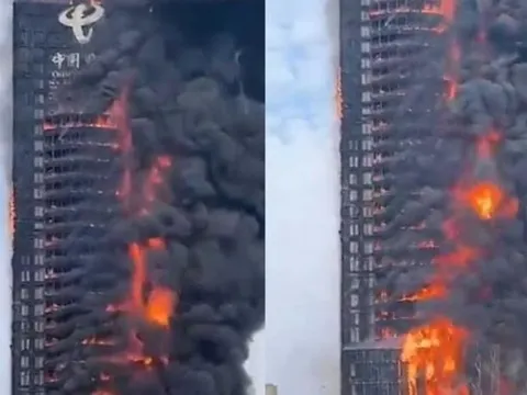 Một tòa nhà chọc trời của Trung Quốc bốc cháy dữ dội
