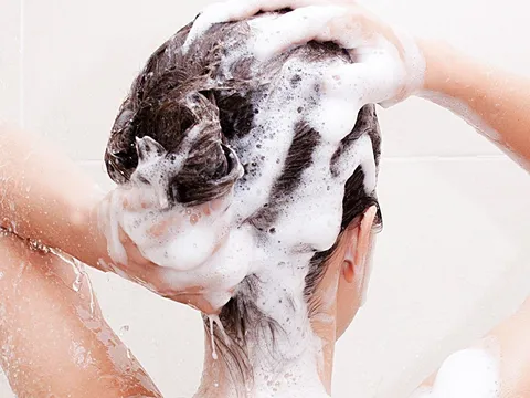 Thu hồi lô dầu gội có chứa vi khuẩn nguy hiểm: Người tiêu dùng nên cảnh giác