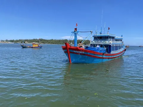 Tàu cá Quảng Ngãi bị ca nô nước ngoài tấn công ở quần đảo Trường Sa khiến 1 ngư dân bị thương