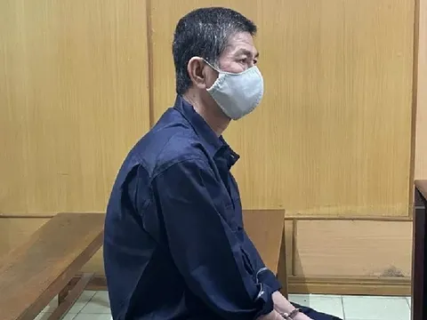 Cả khu phố xin giảm án cho người đàn ông giết vợ vì không có tiền đóng viện phí