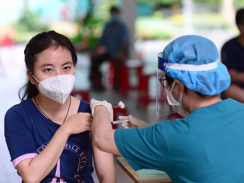 Vaccine ngừa COVID-19 tại TP.HCM đã hết khoảng 10 ngày nay