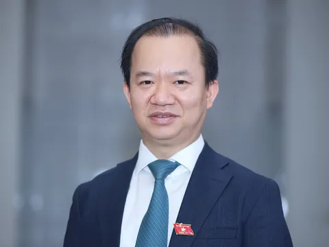 Đại biểu quốc hội Bùi Hoài Sơn lo ngại về các MV dung tục