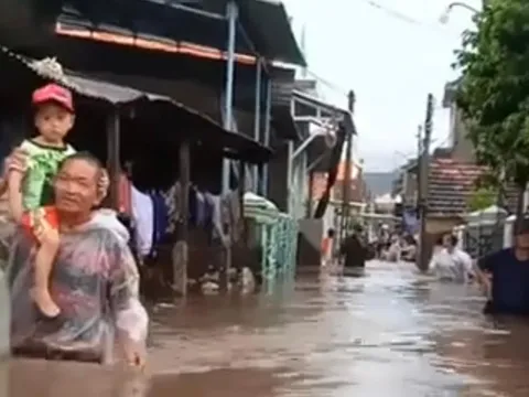 Khánh Hoà: Mưa lớn làm ngập 51 căn nhà, 1 người bị thương