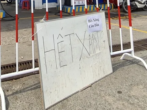 TP.HCM: 54 cây xăng tại treo biển hết hàng, Tổng cục QLTT chỉ đạo khẩn