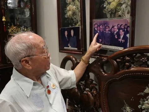 Ký ức ngày Giải phóng Thủ đô của một thầy giáo