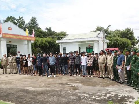 Tiếp nhận 78 công dân được giải cứu từ casino Campuchia, có 1 người bị truy nã quốc tế