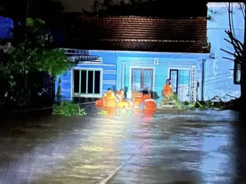 Thủ tướng chỉ đạo tập trung khắc phục hậu quả mưa lũ tại Trung bộ