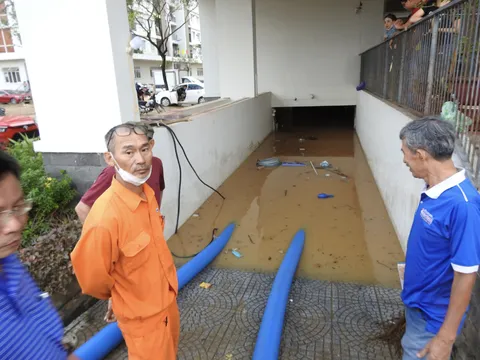 Sau mưa lụt, Đà Nẵng thiếu nước sinh hoạt