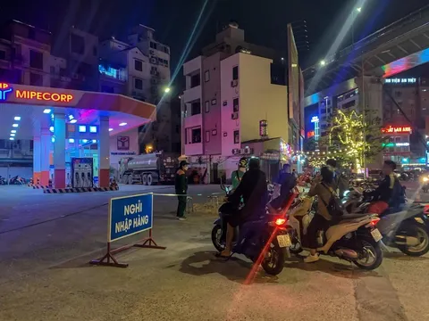 Doanh nghiệp phải ký cam kết cung ứng đủ xăng dầu