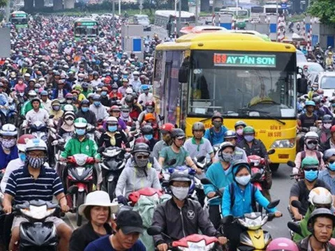 Việt Nam đạt mốc 100 triệu dân: Làm sao để tận dụng 'cơ hội vàng', tránh 'chưa giàu đã già'?