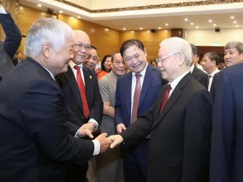 Xây dựng đội ngũ trí thức vững mạnh cả về số lượng, chất lượng