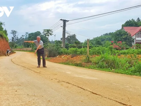 Trưởng thôn gương mẫu và câu chuyện ly kì trong hiến đất mở rộng đường