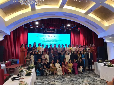 Tổng Giám đốc WTO Ngozi Okonzio Iweala gặp gỡ và đối thoại với hơn 50 nữ doanh nhân Việt