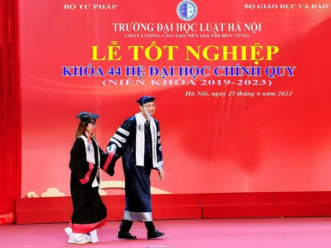 Cô gái bại não tốt nghiệp Đại học Luật Hà Nội