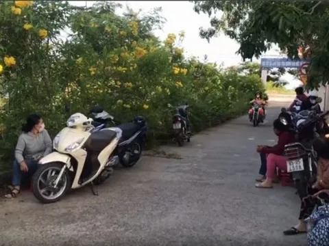 Ninh Thuận: Cảnh sát giao thông chở nữ sinh về nhà lấy giấy tờ dự thi