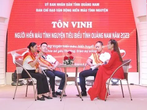 Vợ chồng đồng hành 55 lần hiến máu