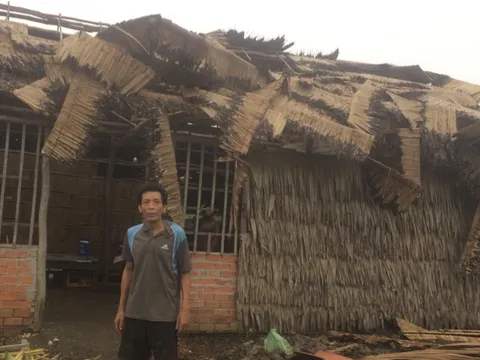 Hậu Giang: Mưa lớn làm sập, tốc mái nhiều nhà dân
