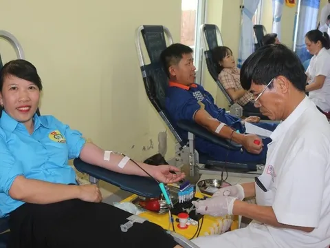 Thừa Thiên - Huế: 180 công chức, viên chức, người lao động huyện Phong Điền tham gia hiến máu tình nguyện