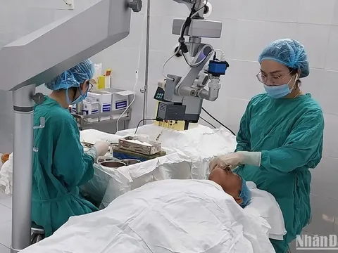 Phẫu thuật thay thủy tinh thể miễn phí cho 500 bệnh nhân nghèo Quảng Ngãi