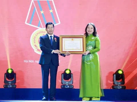 Cục Báo chí đón nhận Huân chương Lao động hạng Nhì
