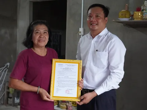 Long An: Trao nhà Tình nghĩa cho gia đình chính sách