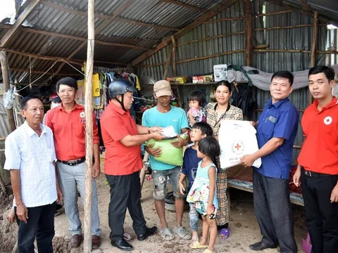 Kiên Giang: Hỗ trợ các hộ gia đình bị thiệt hại nặng nề do hoàn lưu bão số 2