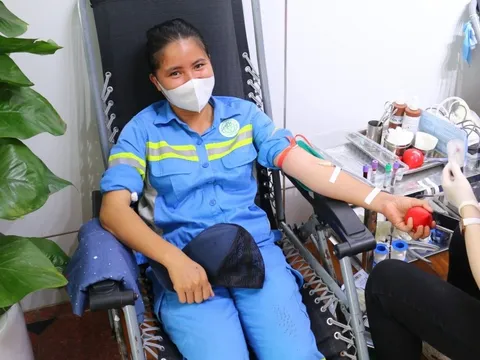 Công nhân môi trường đô thị Hà Nội tình nguyện hiến hơn 100 đơn vị máu