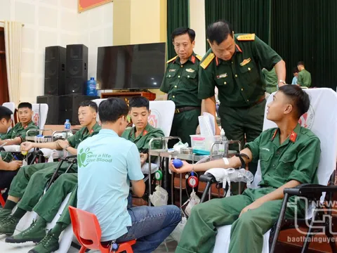 650 cán bộ, chiến sĩ tham gia hiến máu tình nguyện