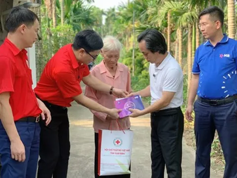 Nhịp cầu nhân ái, hỗ trợ người dân có hoàn cảnh khó khăn