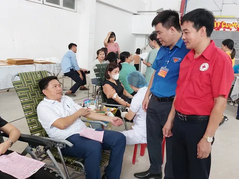 Sẻ chia giọt máu đào trao niềm hy vọng