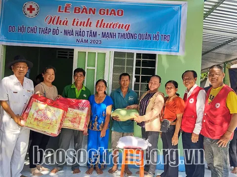 Sóc Trăng: Bàn giao 2 căn nhà chữ thập đỏ cho hộ có hoàn cảnh khó khăn tại xã An Mỹ