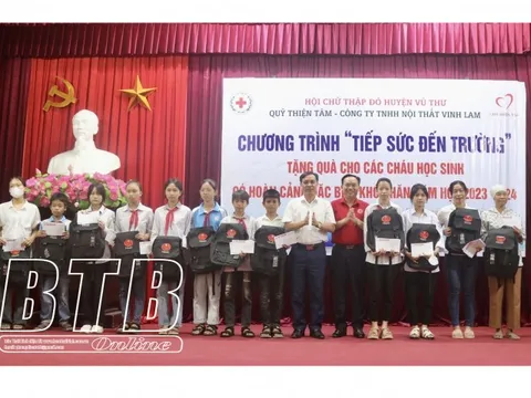 Thái Bình: Hội Chữ thập đỏ huyện Vũ Thư tổ chức chương trình Tiếp sức đến trường