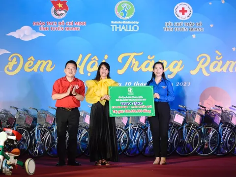 Tặng quà Trung thu cho hơn 1.000 thiếu nhi Tuyên Quang có hoàn cảnh khó khăn