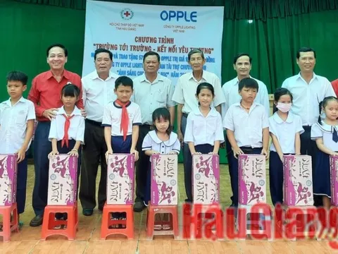 "Ánh sáng cho trường học” đến với nhiều trường khó khăn