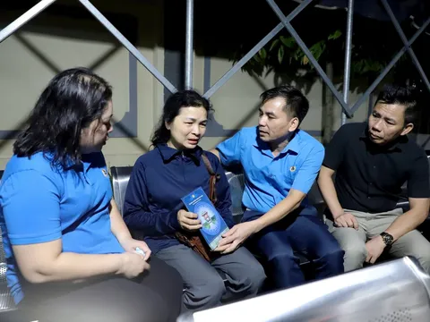 Hỗ trợ đoàn viên, người lao động bị nạn trong vụ cháy chung cư mini ở Khương Hạ