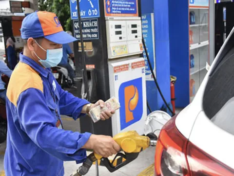 Giá xăng tăng gần 900 đồng, chạm ngưỡng 26.000 đồng/lít