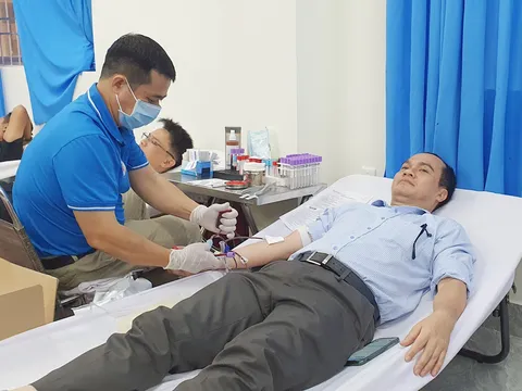 Bà Rịa - Vũng Tàu: Hơn 400 viên chức, người lao động tham gia hiến máu