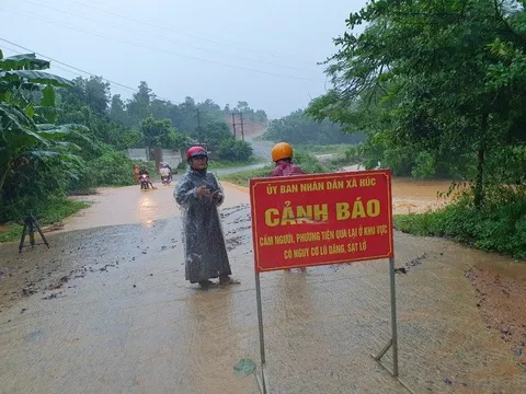 Mưa lũ diễn ra ở miền Trung khiến 1 người chết và gây thiệt hại về tài sản
