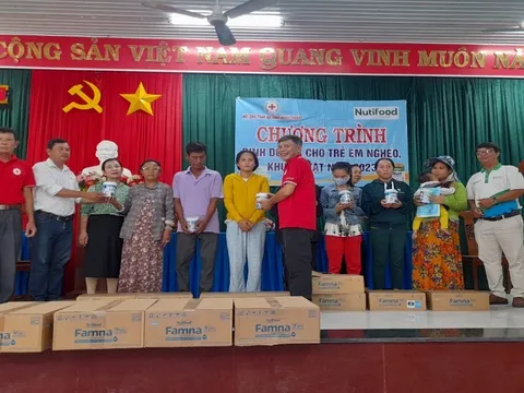 Hỗ trợ sữa cho trẻ em nghèo, khuyết tật tỉnh Ninh Thuận