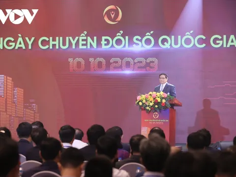 Thủ tướng: Chính phủ xác định mục tiêu kép về chuyển đổi số