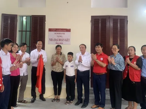 Nam Định: Khánh thành bàn giao nhà Đại đoàn kết