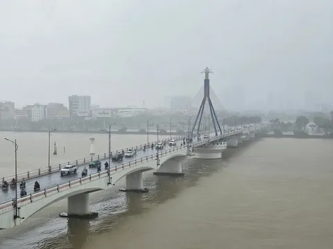 Mưa trắng trời, miền Trung triển khai hàng loạt biện pháp khẩn để ứng phó