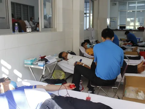 Long An: Hơn 400 tình nguyện viên tham gia hiến máu nhân đạo