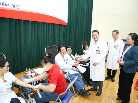 Không đủ máu, sinh mạng của người bệnh có thể đánh mất ngay dưới tay mình